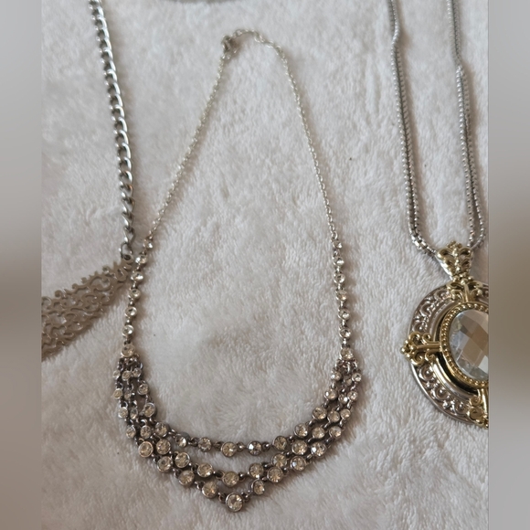 Necklace And Bracelet Bundle - Picture 3 of 8